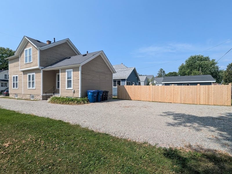 832 Frederick St, Oshkosh, WI 54901