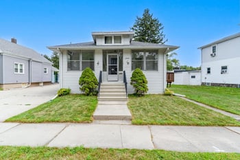 1004 Elmore St, Green Bay, WI 54303-3923