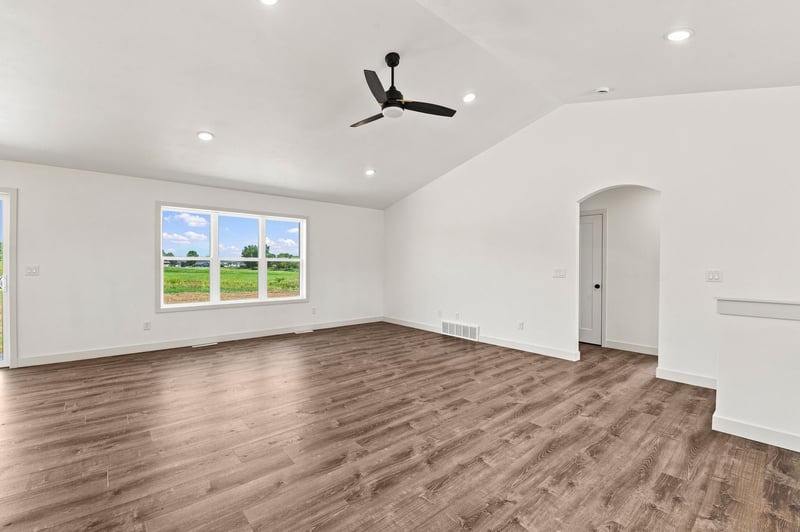 587 Emerald Isle Ct, Wrightstown, WI 54180