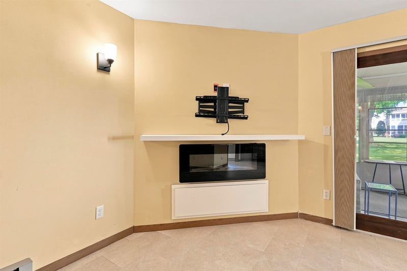 544 W Smith Ave, Oshkosh, WI 54901