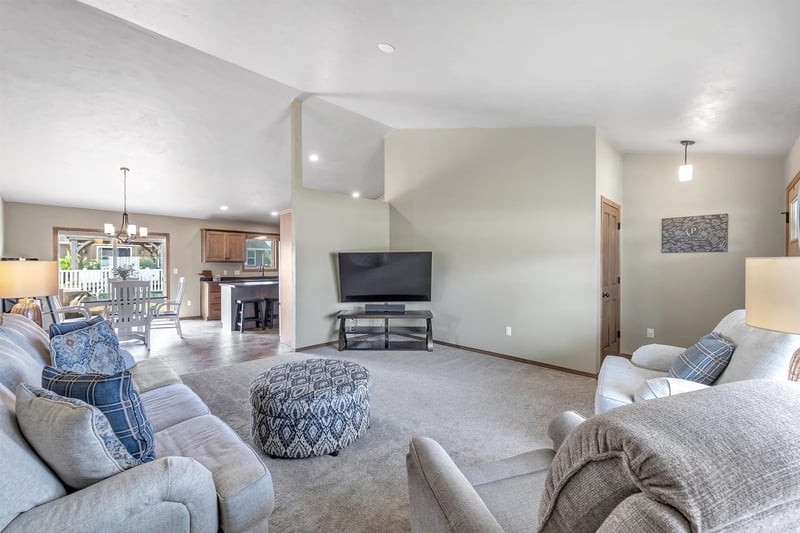 854 Roth Rd, De Pere, WI 54115-7112