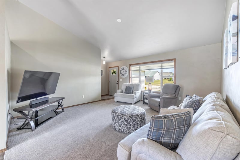 854 Roth Rd, De Pere, WI 54115-7112