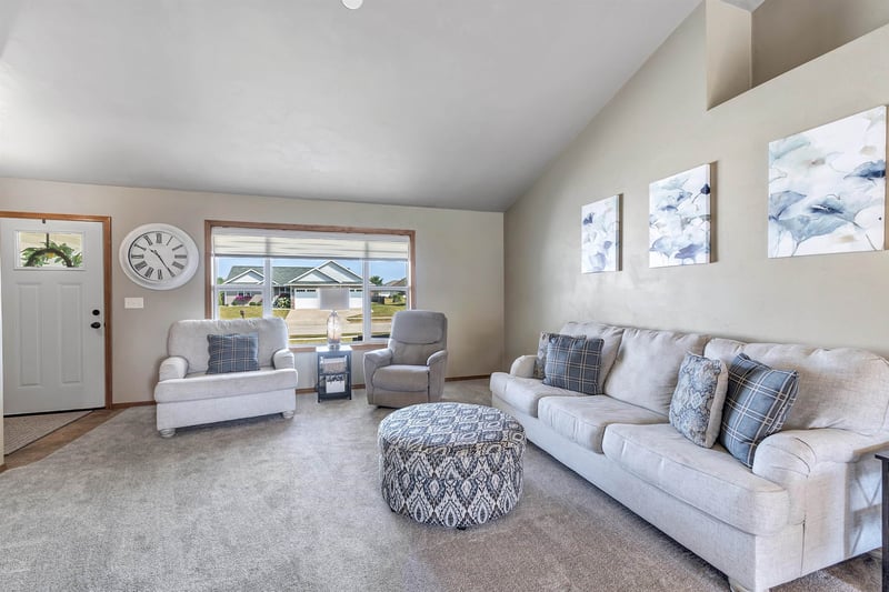 854 Roth Rd, De Pere, WI 54115-7112