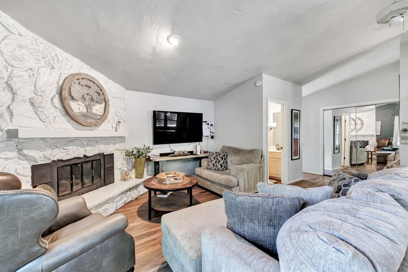 2526 Dunbar Ln, Green Bay, WI 54304