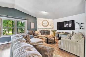 2526 Dunbar Ln, Green Bay, WI 54304