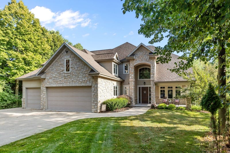 417 Hidden Ridges Way, Combined Locks, WI 54113