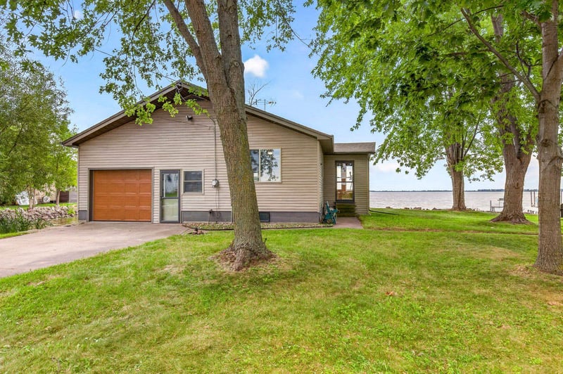 7244 County Road H, Fremont, WI 54940