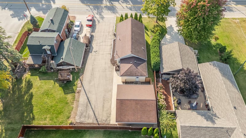 1420 S Division St, New London, WI 54961