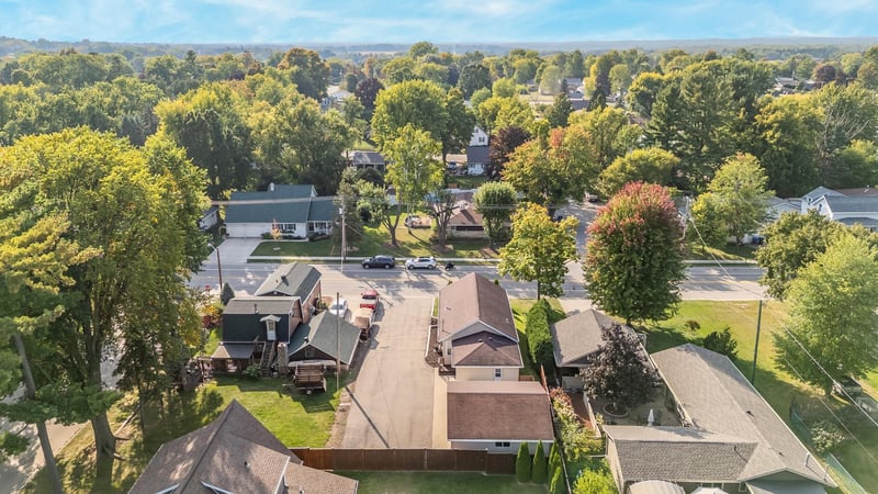 1420 S Division St, New London, WI 54961