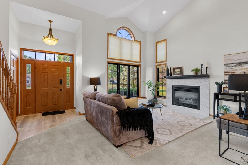 2705 Oakwood Cir, Oshkosh, WI 54904-8463