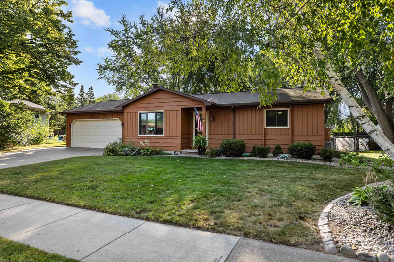 2108 S Horizon Dr, Appleton, WI 54915