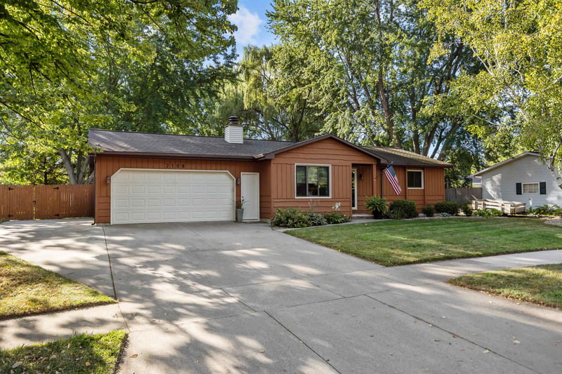2108 S Horizon Dr, Appleton, WI 54915