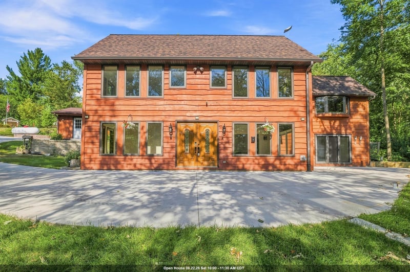 2691 Mayline Dr, Green Bay, WI 54311