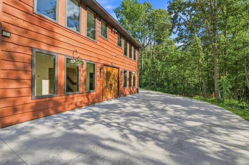 2691 Mayline Dr, Green Bay, WI 54311