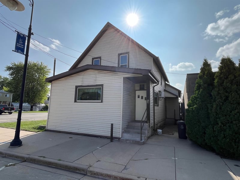 529 Grand Ave, Little Chute, WI 54140-1707