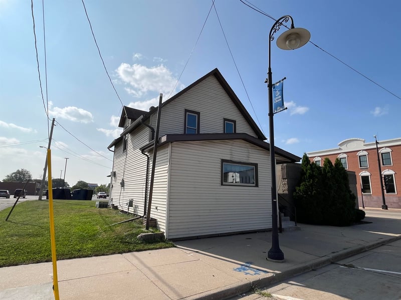 529 Grand Ave, Little Chute, WI 54140-1707