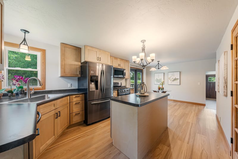 8772 County Rd K, Omro, WI 54963
