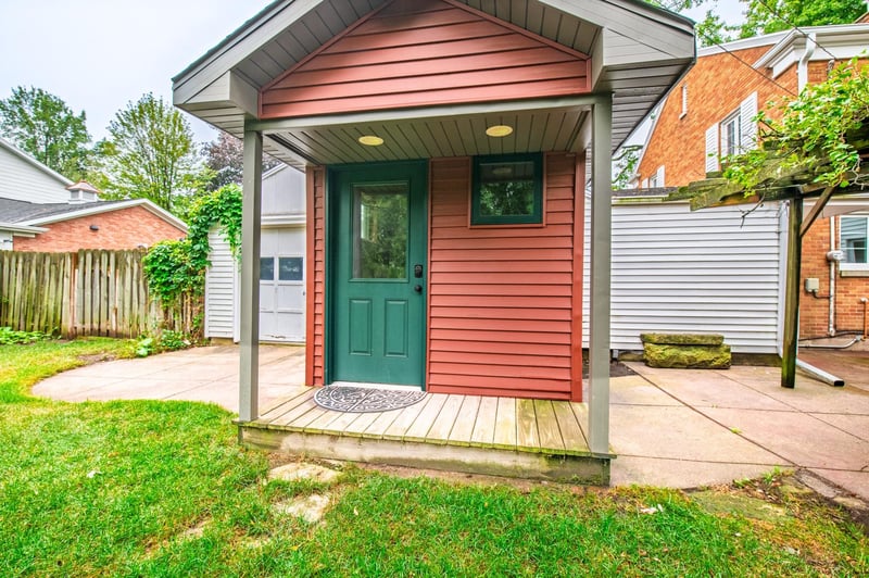 416 Arrowhead Dr, Green Bay, WI 54301-2638