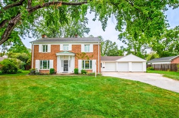 416 Arrowhead Dr, Green Bay, WI 54301-2638