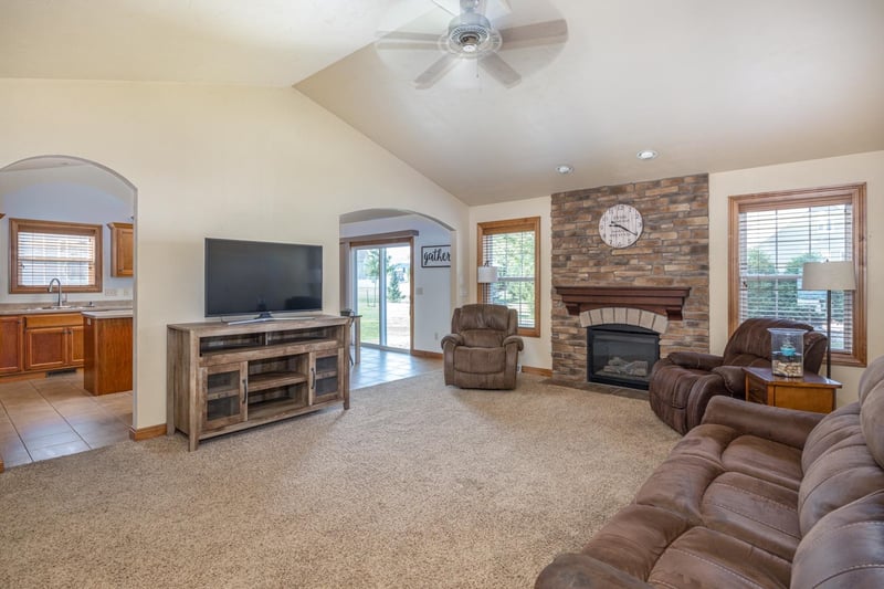 1124 Bobby Ct, Appleton, WI 54915