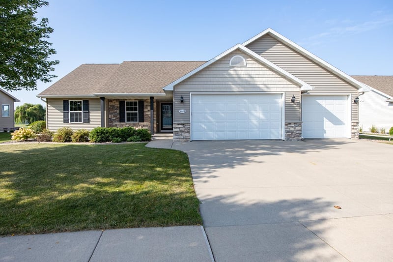 1124 Bobby Ct, Appleton, WI 54915