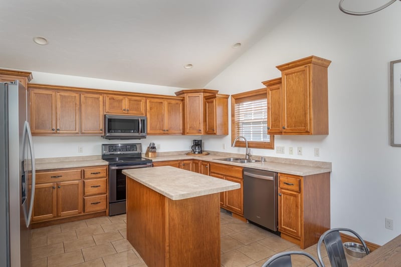1124 Bobby Ct, Appleton, WI 54915