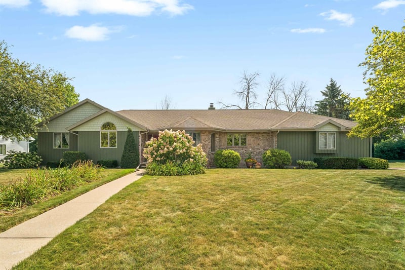 1337 Orchard Ct, Neenah, WI 54956