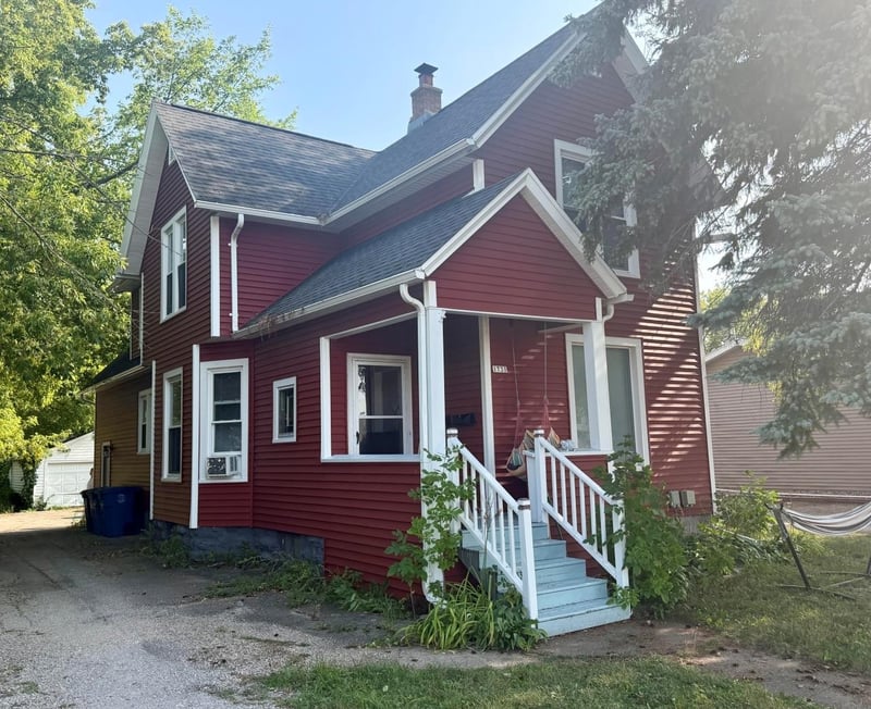1731 Oshkosh Ave, Oshkosh, WI 54902-2639
