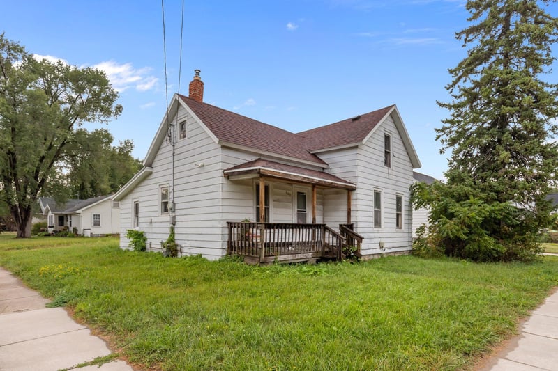 203 N 8th St, De Pere, WI 54115