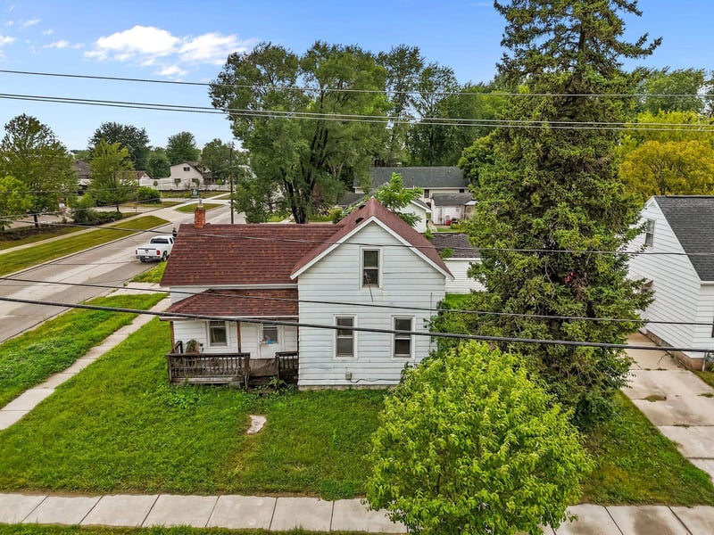 203 N 8th St, De Pere, WI 54115