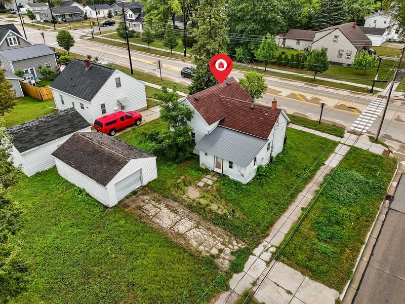203 N 8th St, De Pere, WI 54115