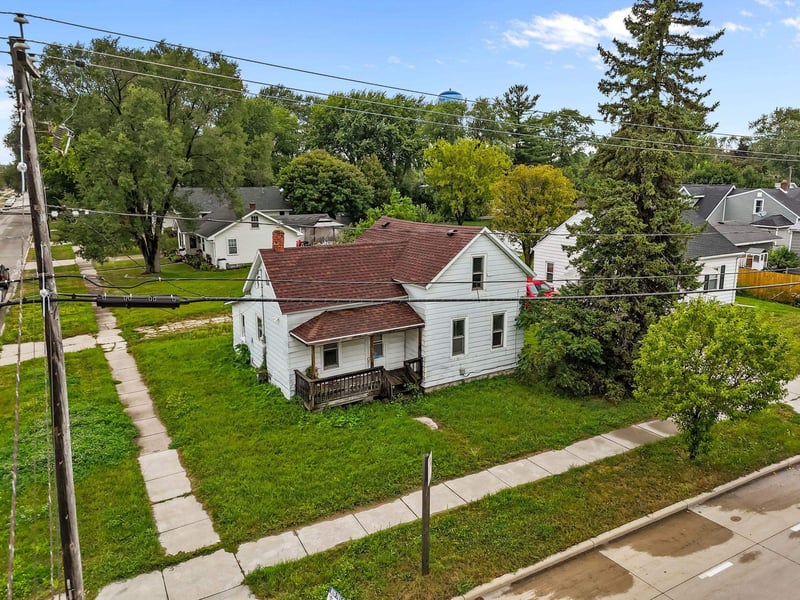 203 N 8th St, De Pere, WI 54115