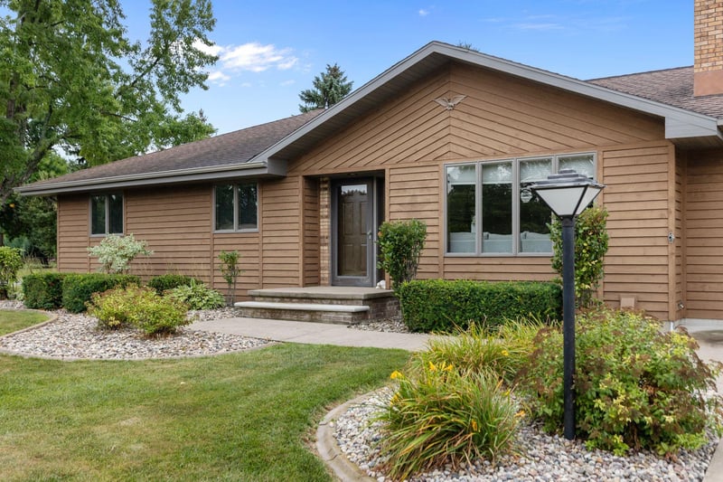 N9626 Darboy Dr, Appleton, WI 54915