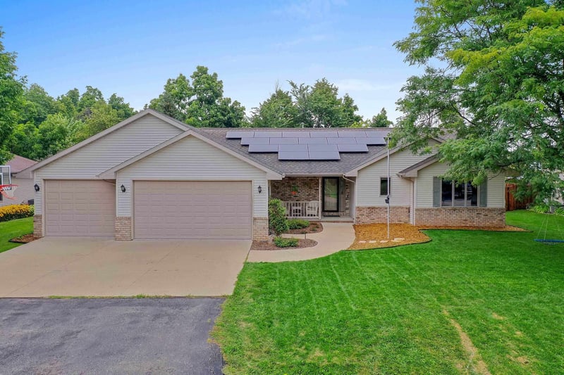 W5132 Blue Heron Ct, Sherwood, WI 54169
