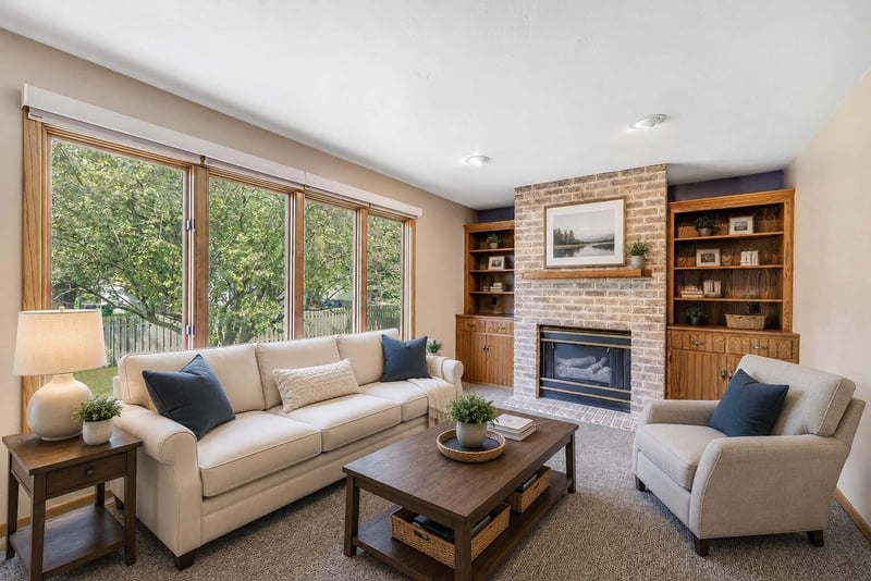437 Silver Spring Dr, Green Bay, WI 54303