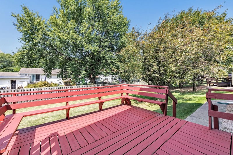 437 Silver Spring Dr, Green Bay, WI 54303