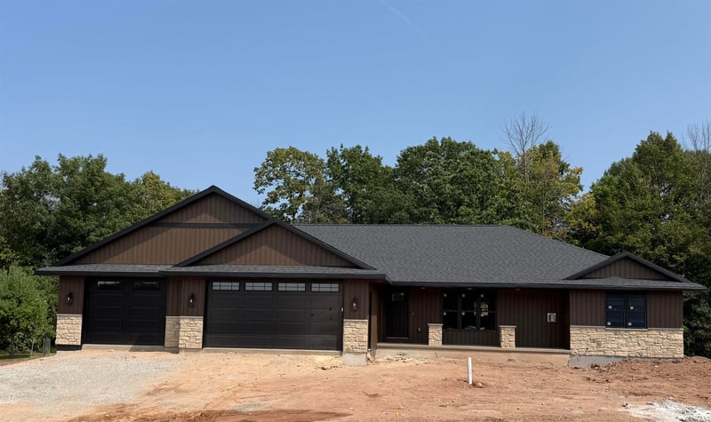 6157 Bay Hill Ct, Luxemburg, WI 54217