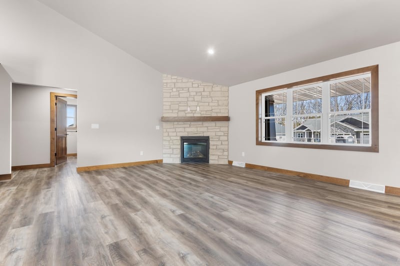 6157 Bay Hill Ct, Luxemburg, WI 54217