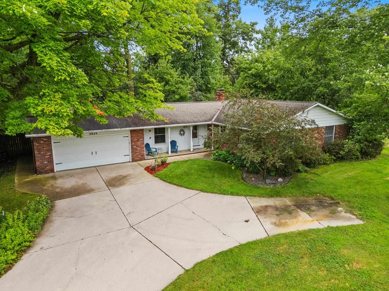 2624 Oakwood Dr, Green Bay, WI 54304-1617
