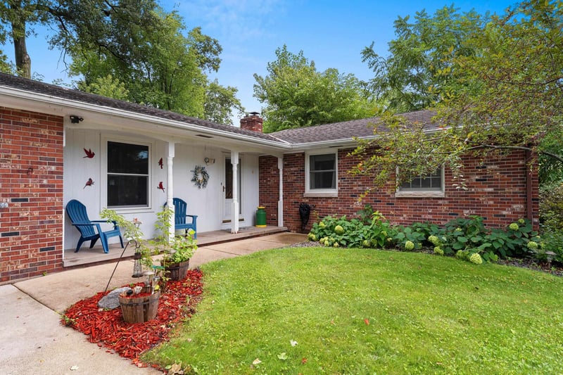 2624 Oakwood Dr, Green Bay, WI 54304-1617