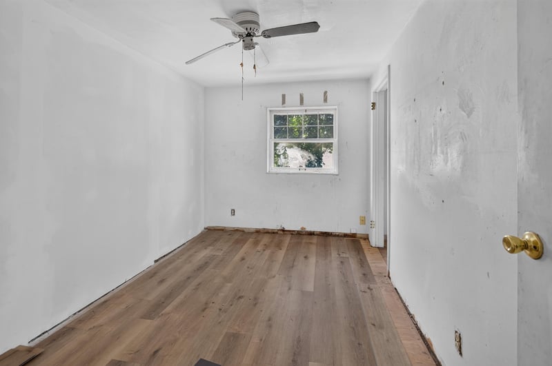 208 N Superior St, De Pere, WI 54115-2830