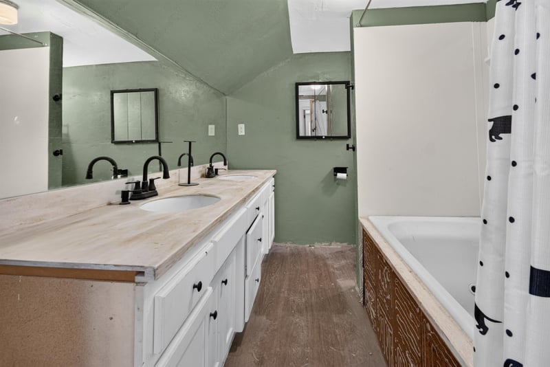 208 N Superior St, De Pere, WI 54115-2830