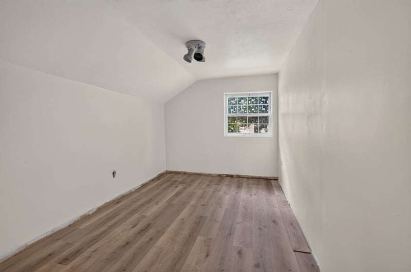 208 N Superior St, De Pere, WI 54115-2830