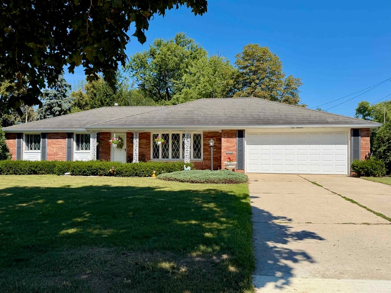 100 St Francis Dr, Green Bay, WI 54301-1336