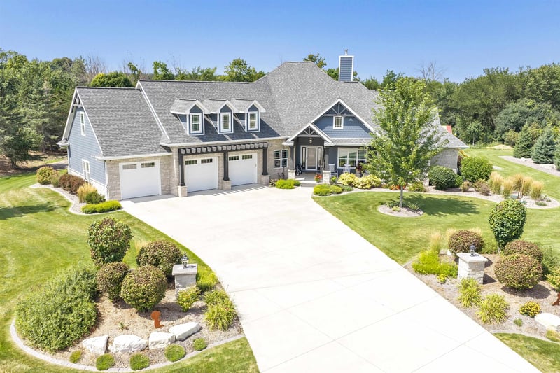 2836 Oak Stream Dr, De Pere, WI 54115