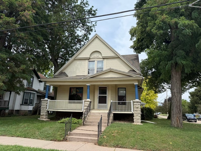 922 Merritt Ave, Oshkosh, WI 54901