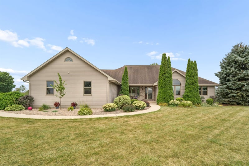 2855 Freedom Rd, De Pere, WI 54115-9560