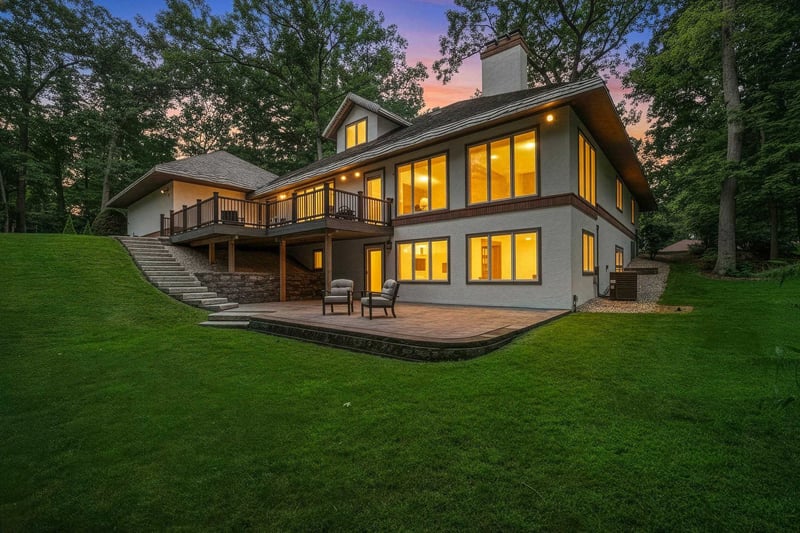 255 Traders Point Ln, Green Bay, WI 54302-5236