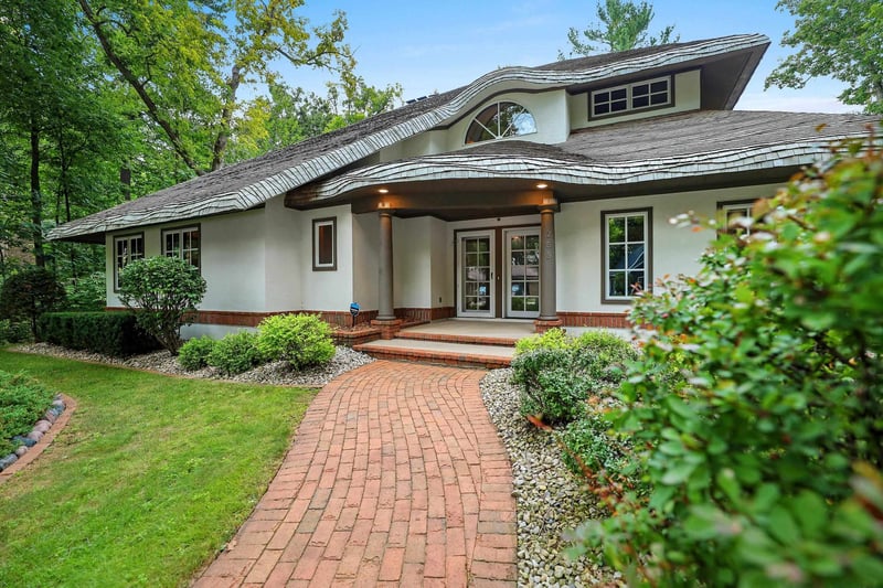 255 Traders Point Ln, Green Bay, WI 54302-5236