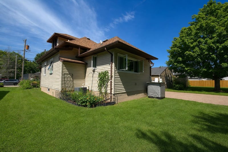 129 Plummer Ave, Neenah, WI 54956